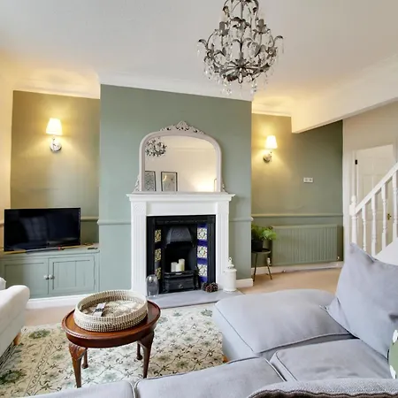 Tatil Evi 3-bed Near Harrogate, Parking & Country Views