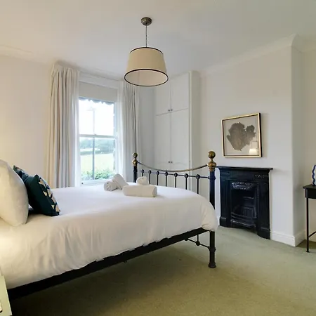 3-bed Near Harrogate, Parking & Country Views * Pannal