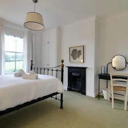 3-bed Near Harrogate, Parking & Country Views Tatil Evi *
