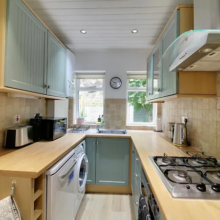 Tatil Evi 3-bed Near Harrogate, Parking & Country Views