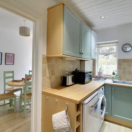בית נופש 3-bed Near Harrogate, Parking & Country Views *